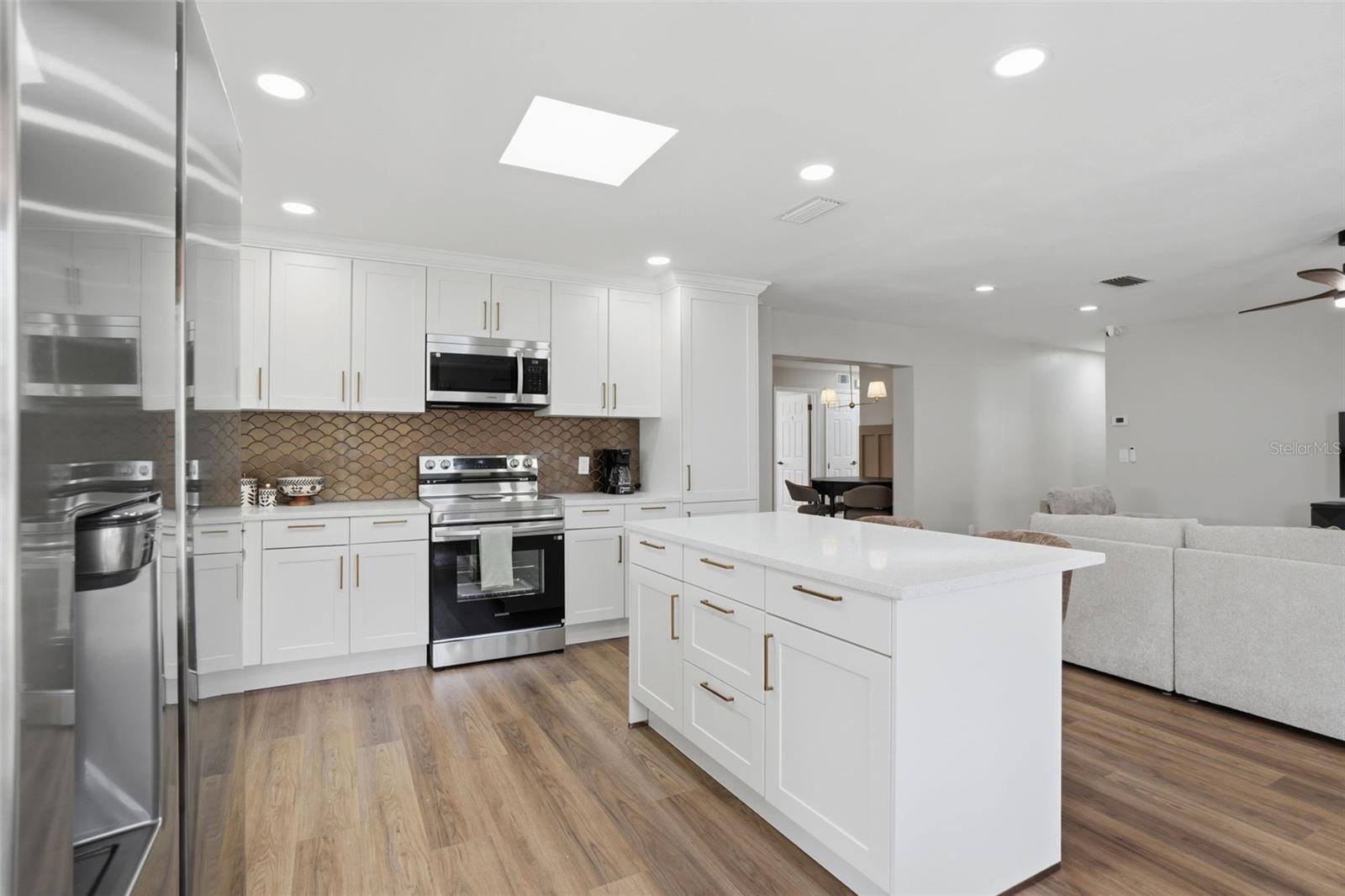 Image 17 of 38 For 6145 Mary Lynn Court