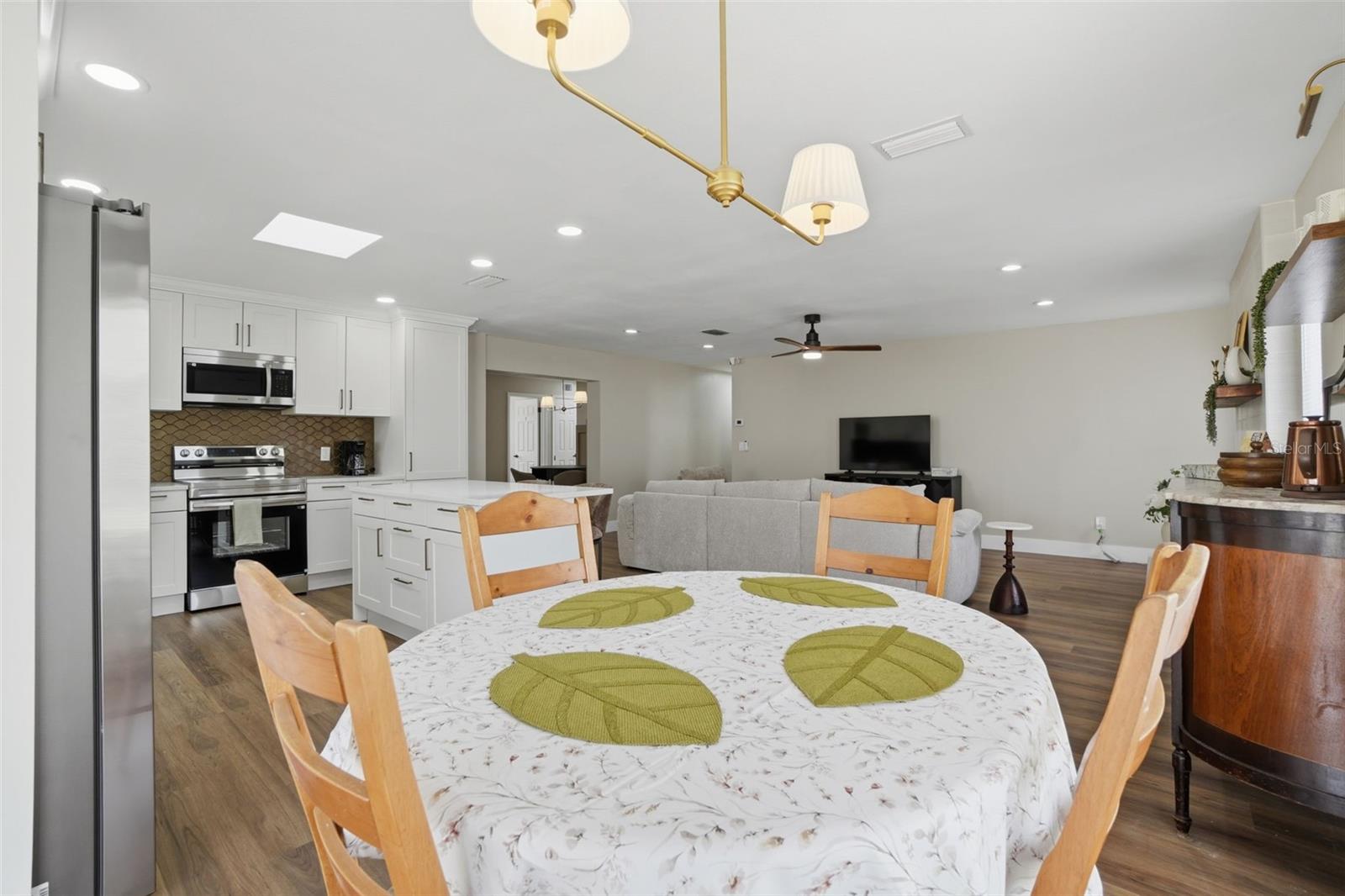 Image 20 of 38 For 6145 Mary Lynn Court