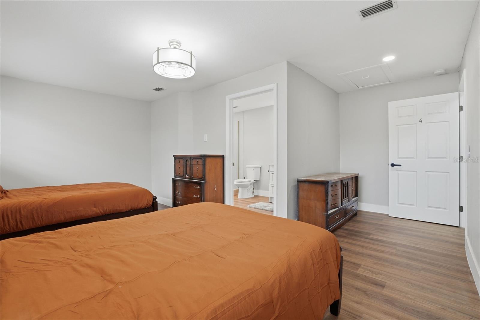 Image 22 of 38 For 6145 Mary Lynn Court