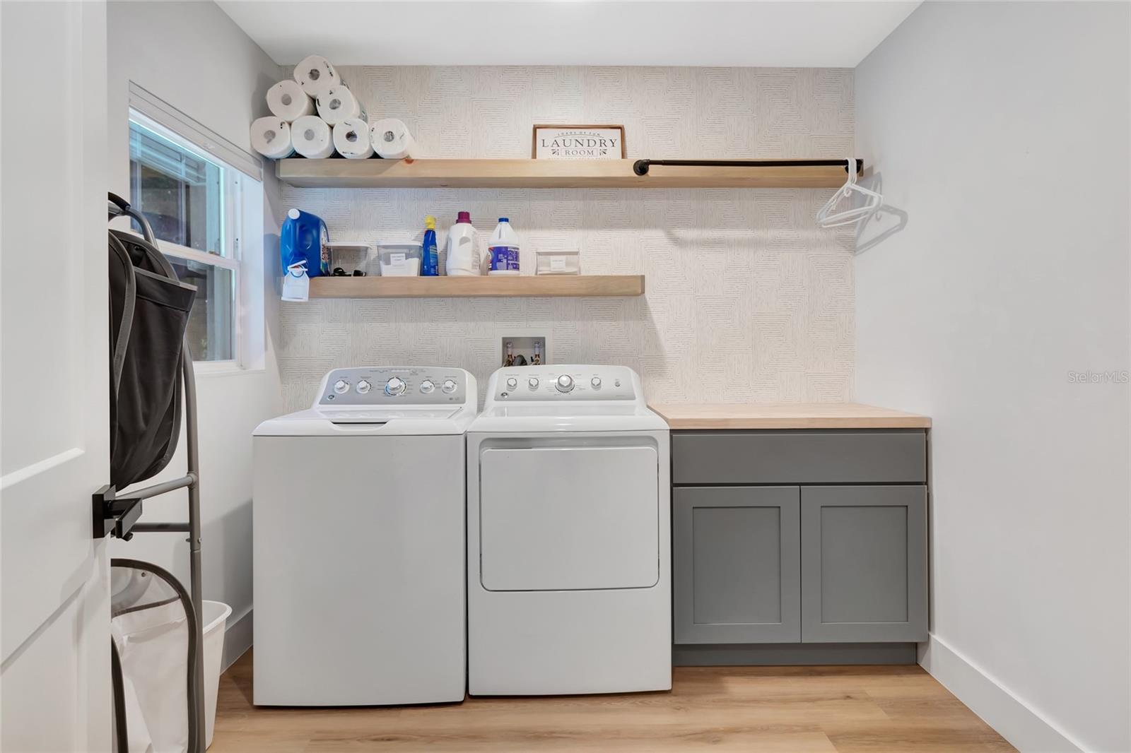 Image 19 of 66 For 12305 Howey Cross Road