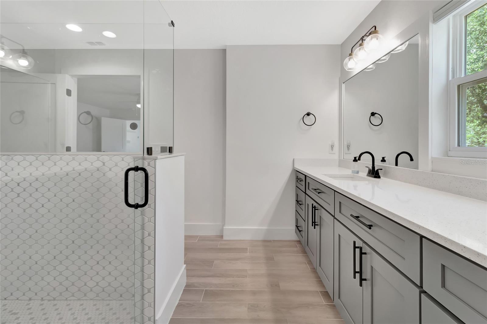 Image 27 of 66 For 12305 Howey Cross Road