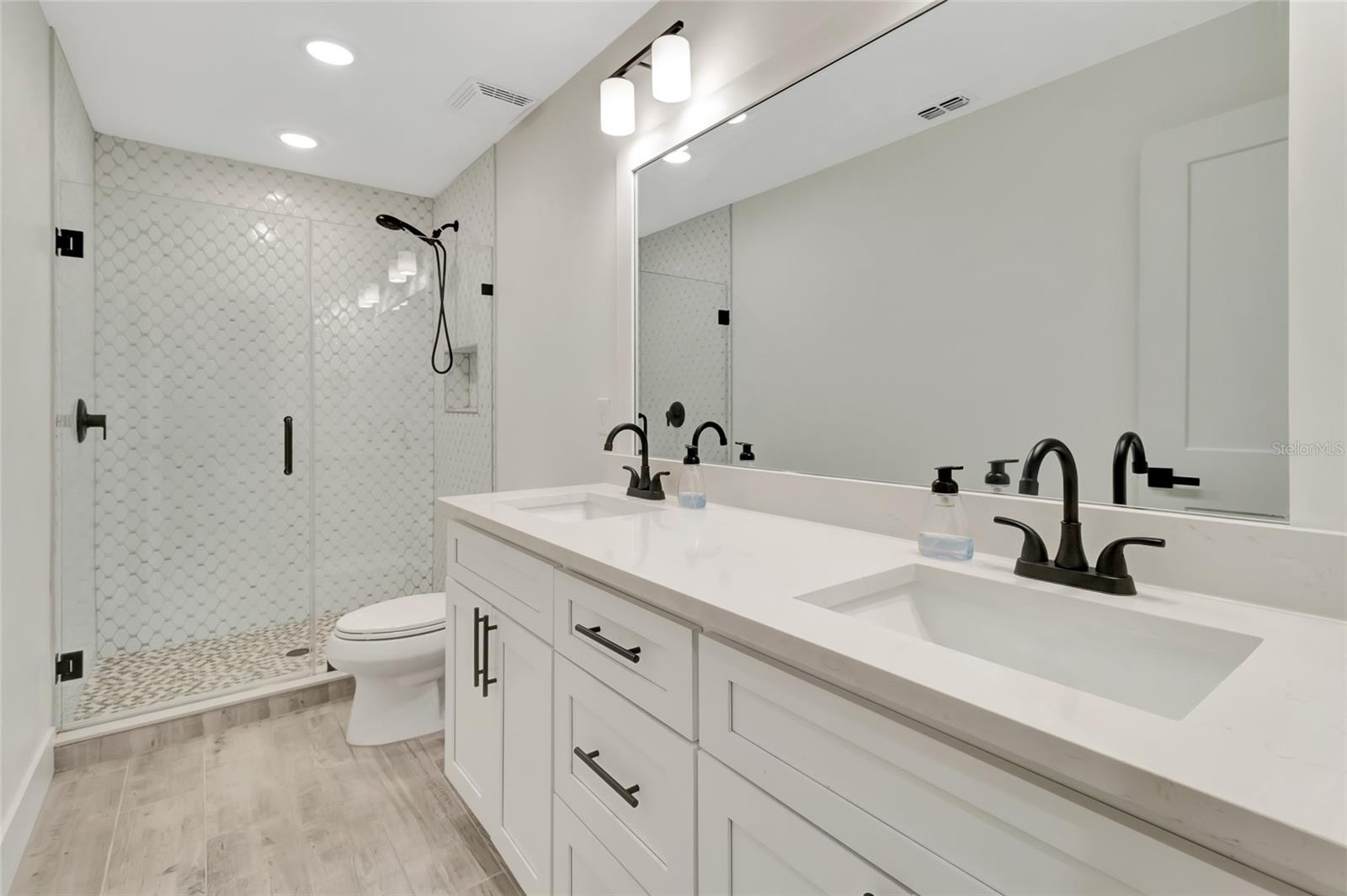 Image 35 of 66 For 12305 Howey Cross Road