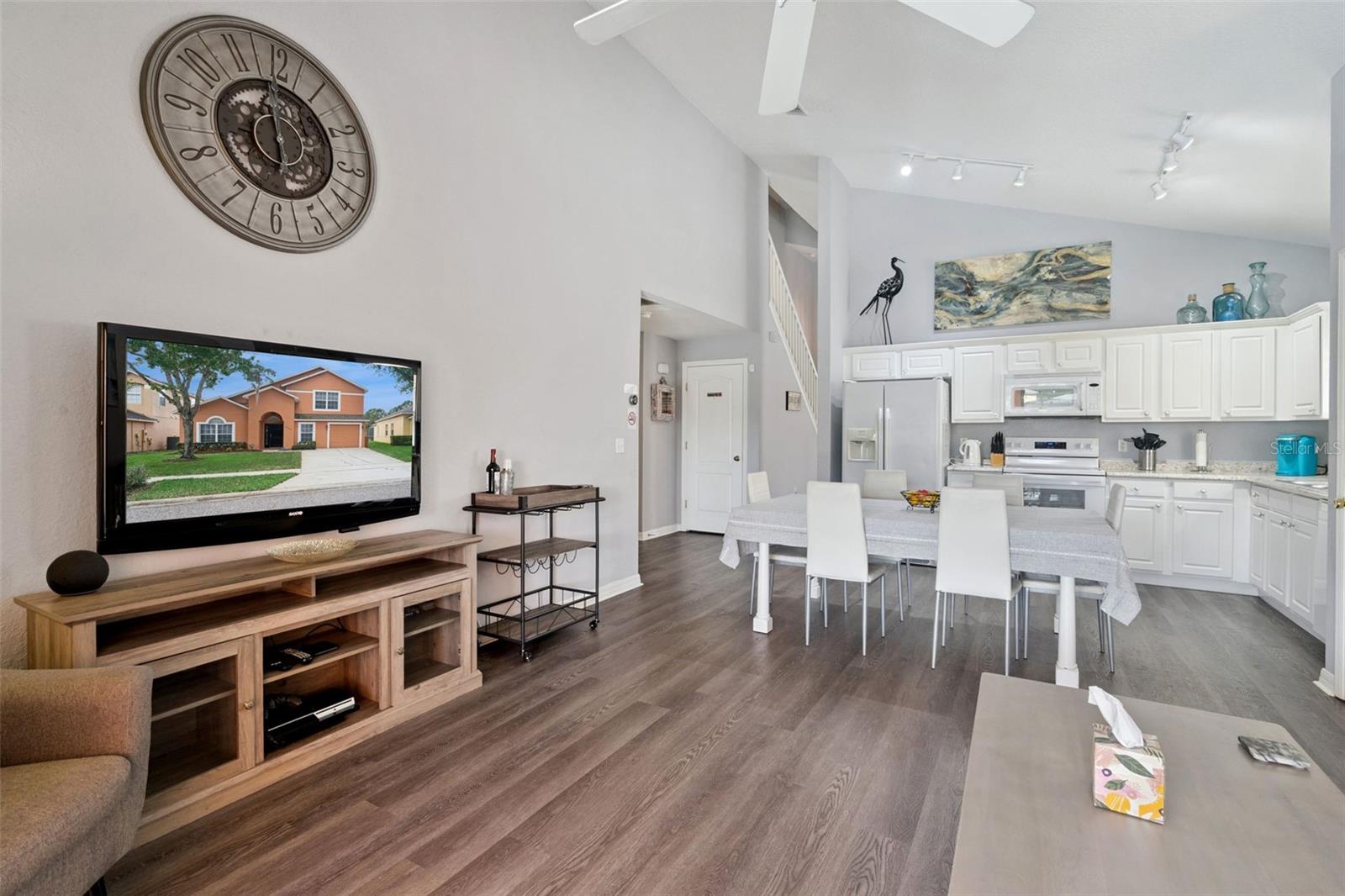 Image 11 of 39 For 17729 Woodcrest Way