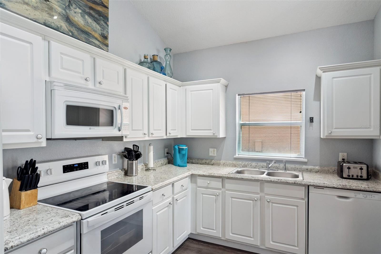 Image 13 of 39 For 17729 Woodcrest Way