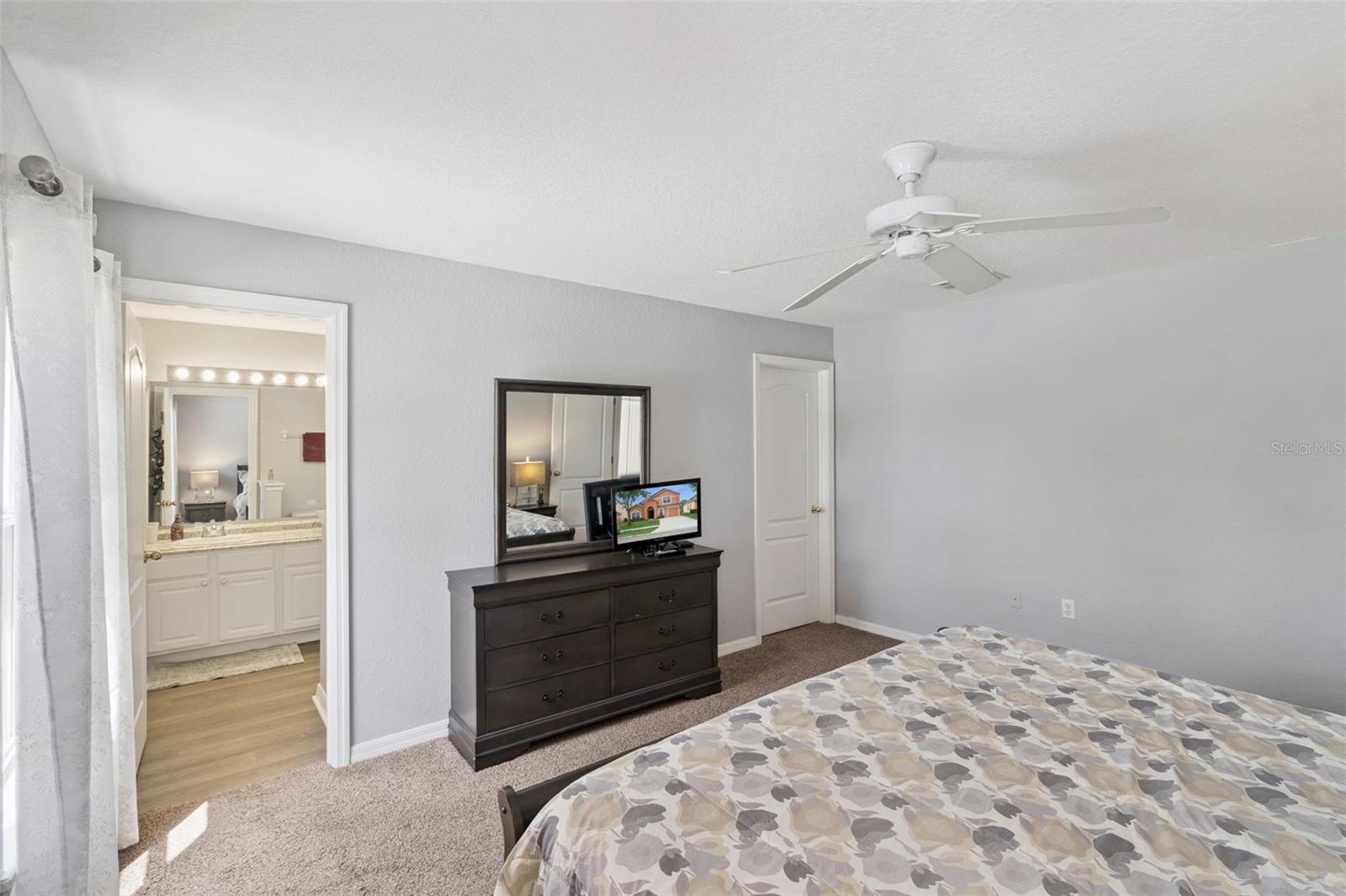 Image 17 of 39 For 17729 Woodcrest Way