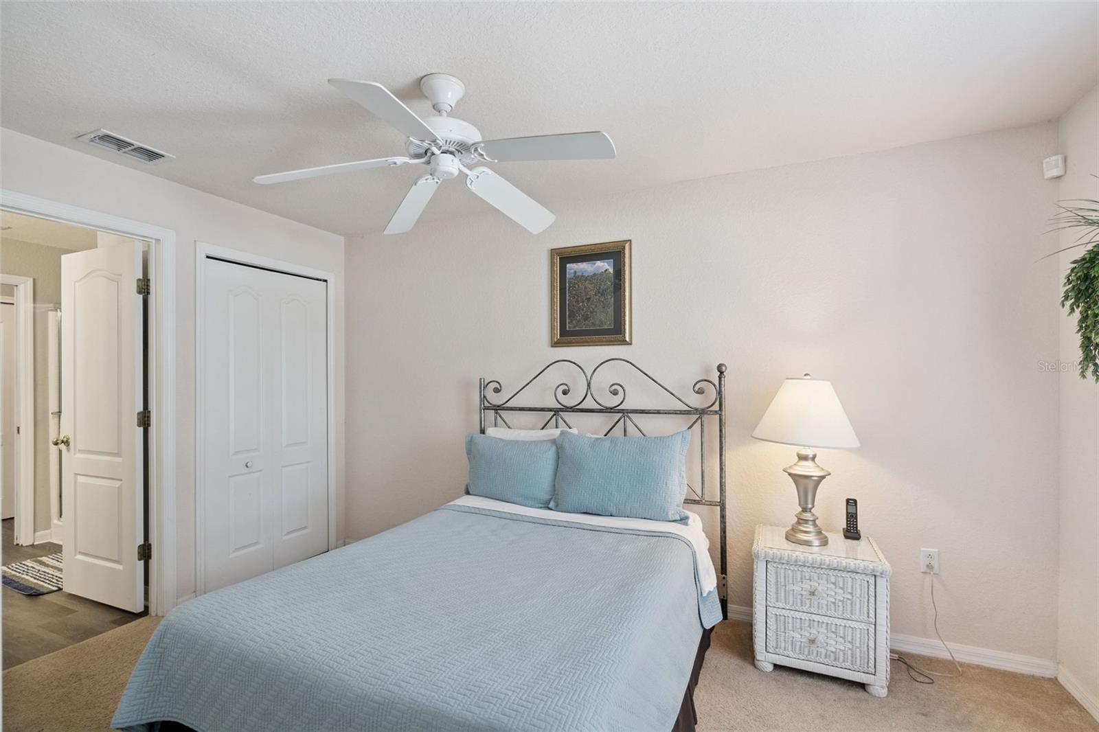 Image 18 of 39 For 17729 Woodcrest Way