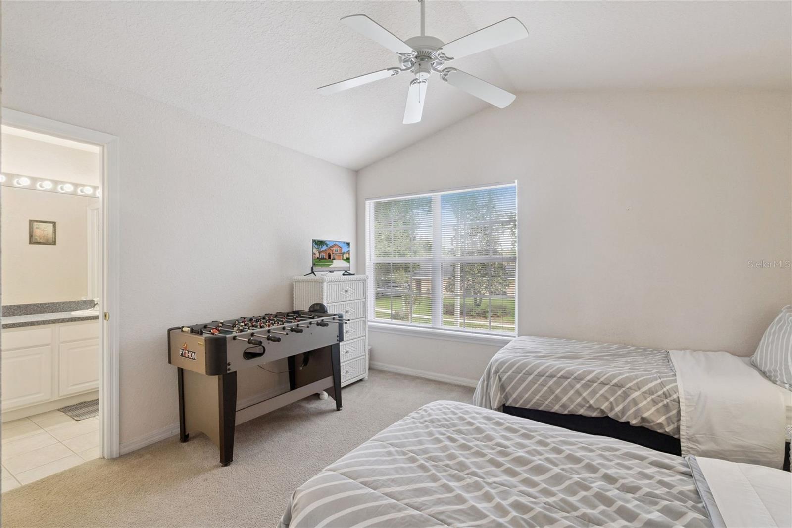 Image 20 of 39 For 17729 Woodcrest Way