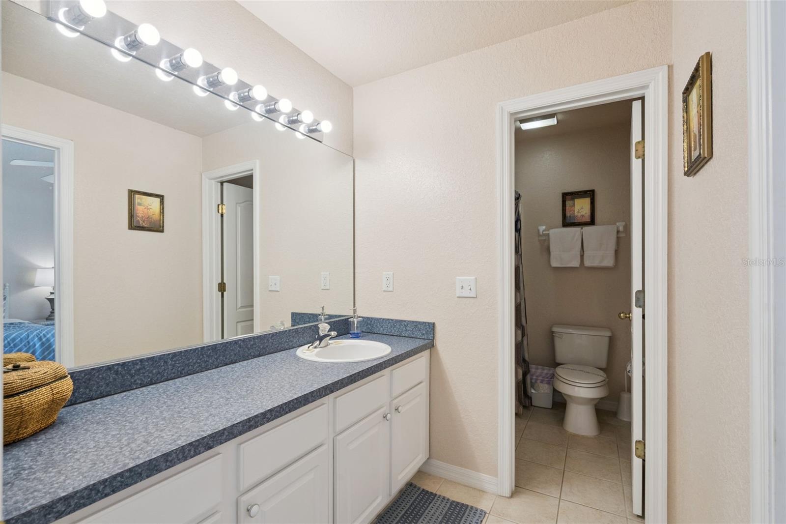 Image 23 of 39 For 17729 Woodcrest Way