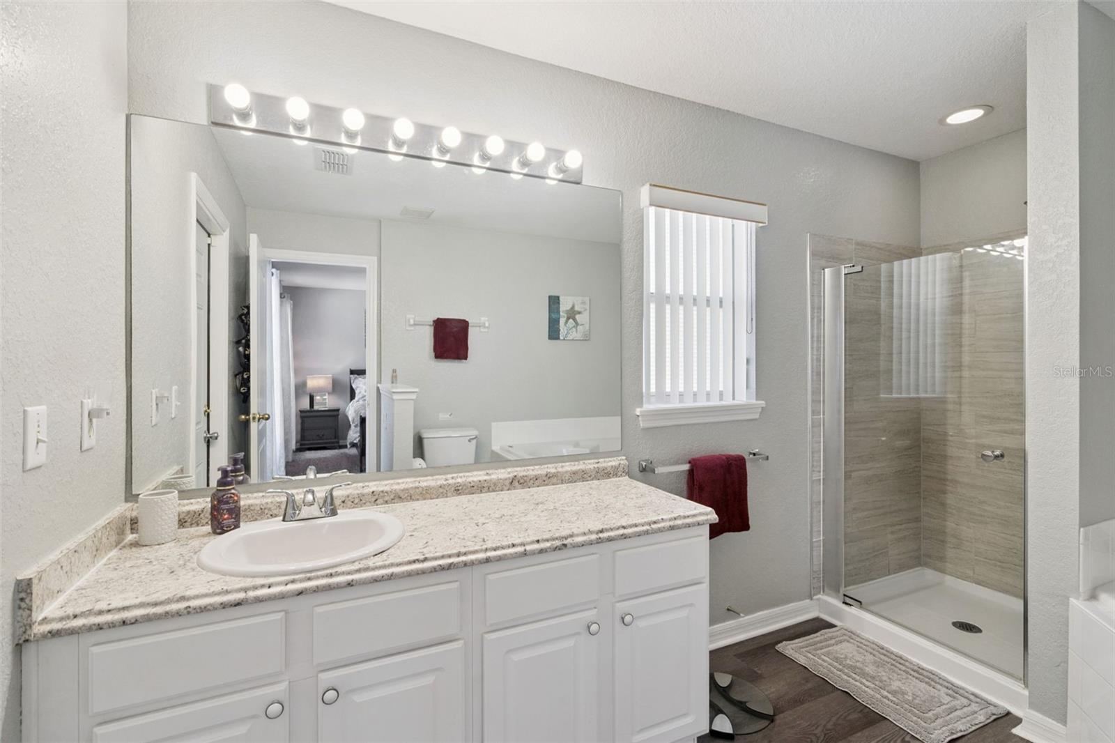 Image 25 of 39 For 17729 Woodcrest Way