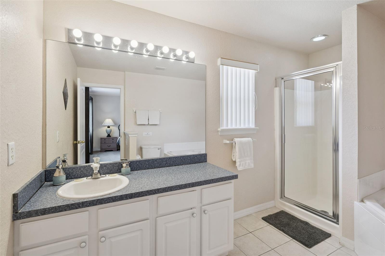 Image 26 of 39 For 17729 Woodcrest Way