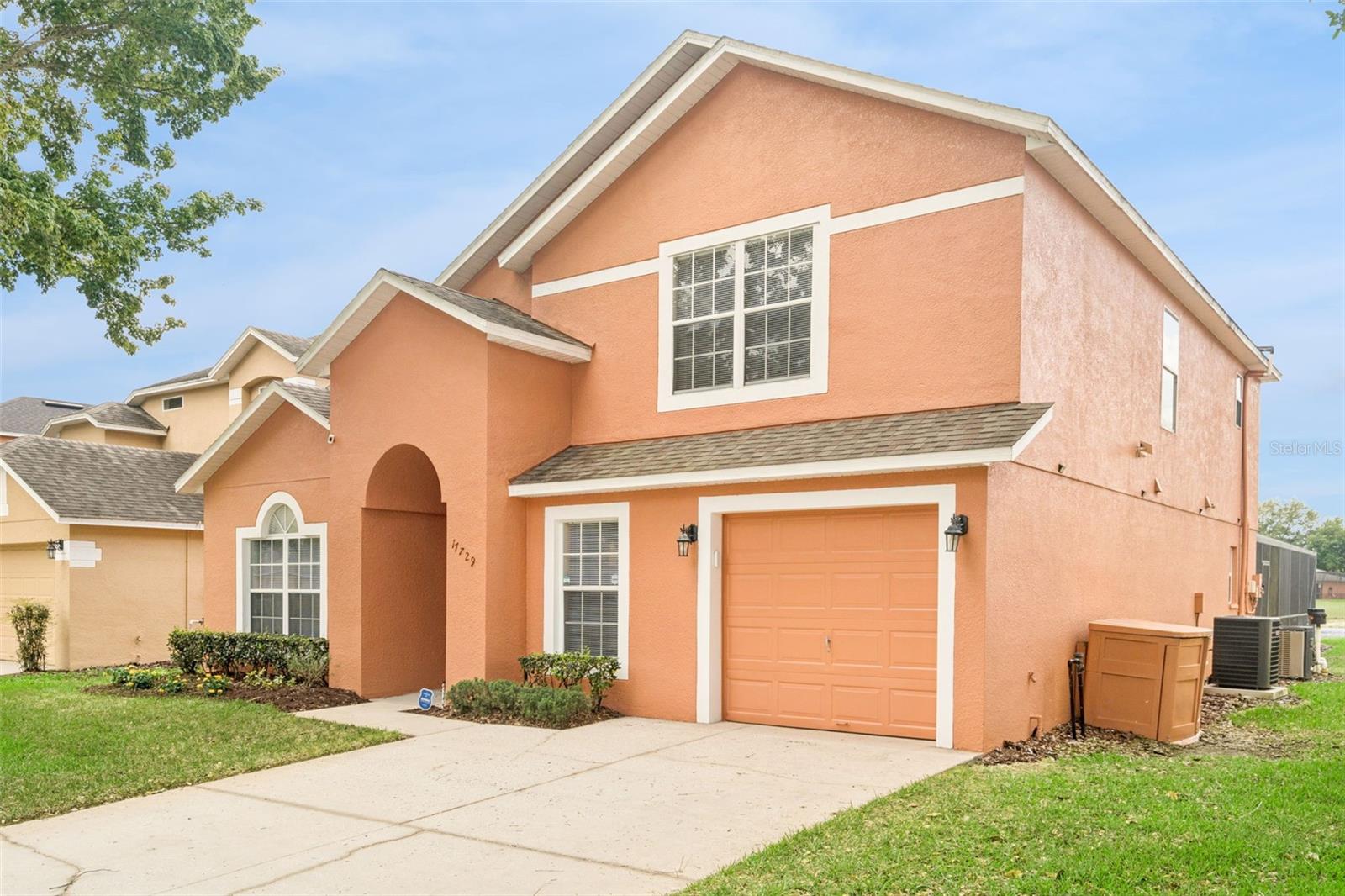 Image 5 of 39 For 17729 Woodcrest Way