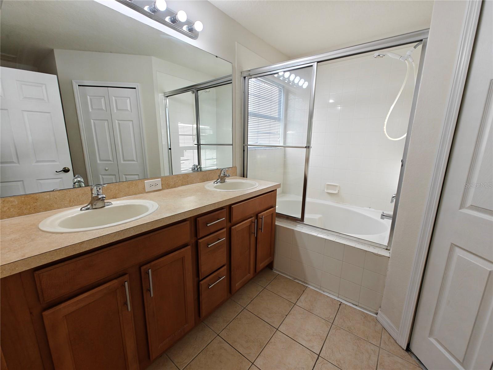 Image 19 of 31 For 13742 Beauregard Place