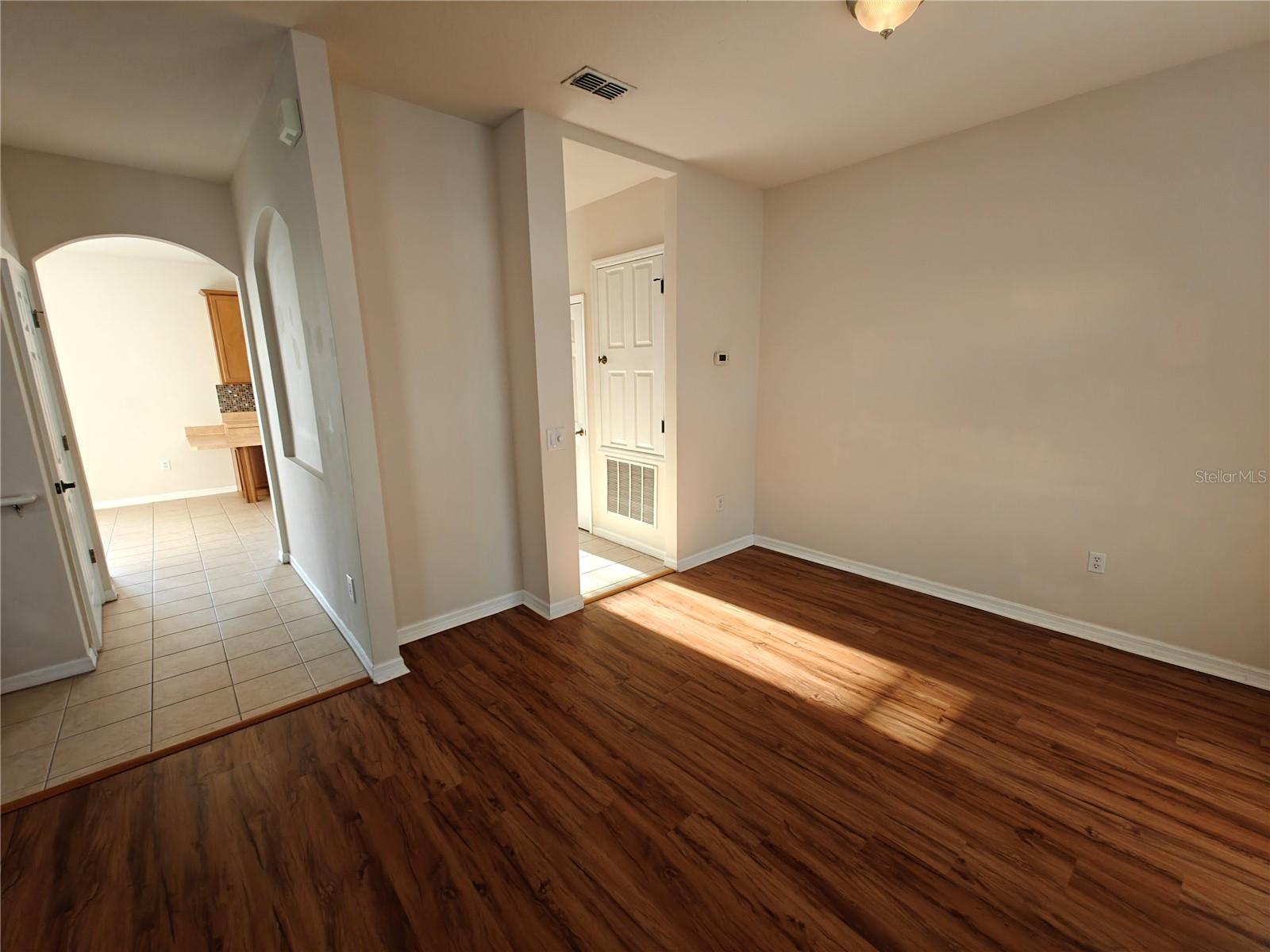 Image 9 of 31 For 13742 Beauregard Place