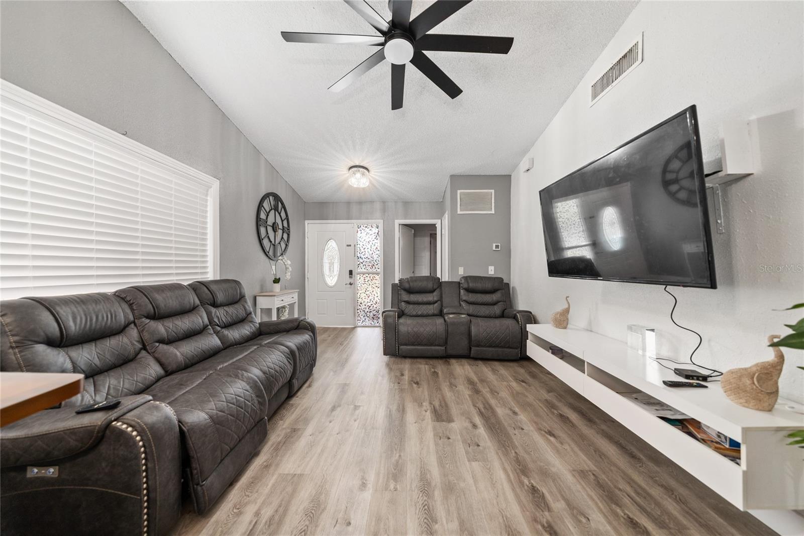 Image 5 of 22 For 5973 Turnbull Drive