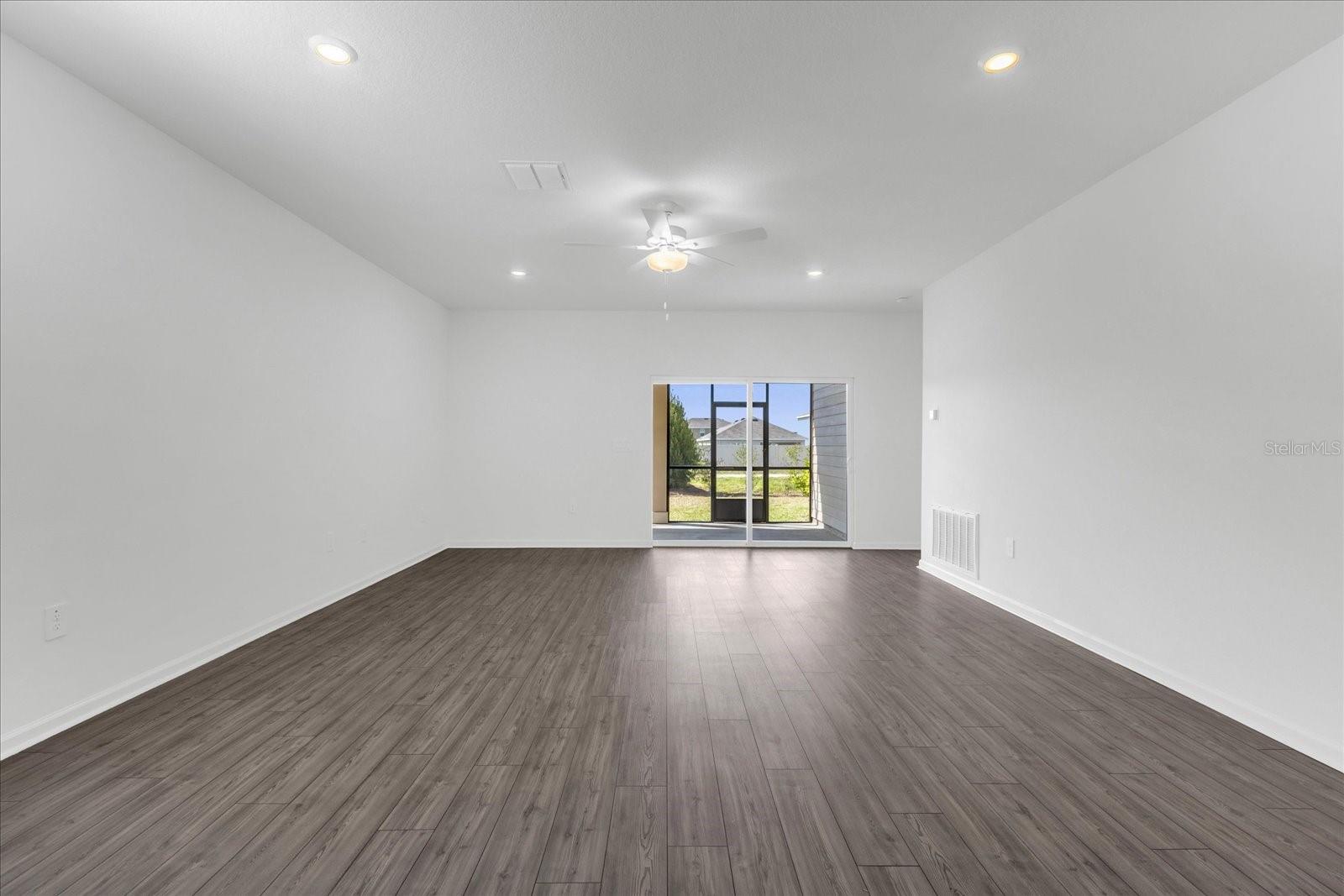 Image 8 of 34 For 4721 83rd Loop