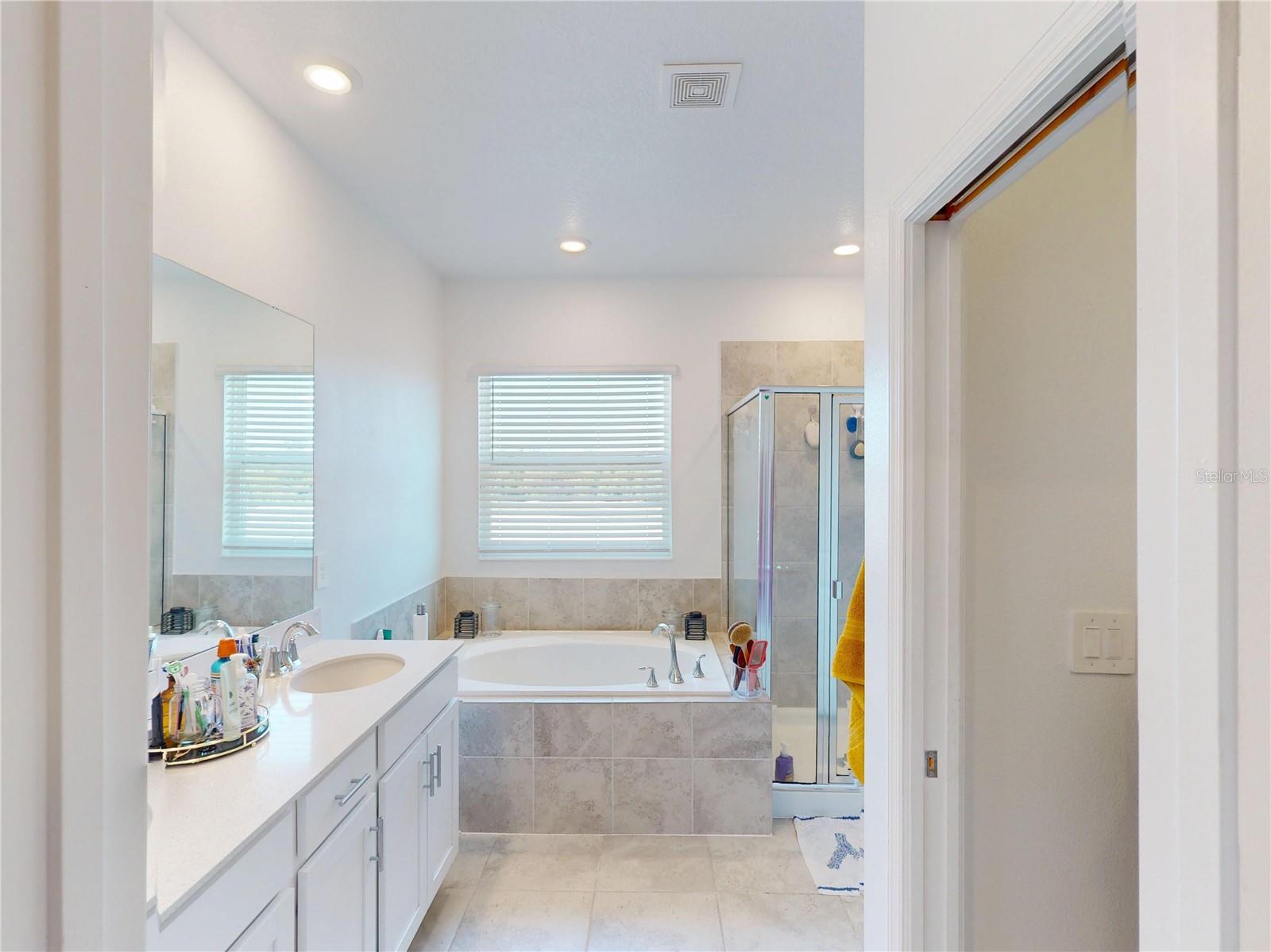 Image 10 of 32 For 6242 Lakepine Street