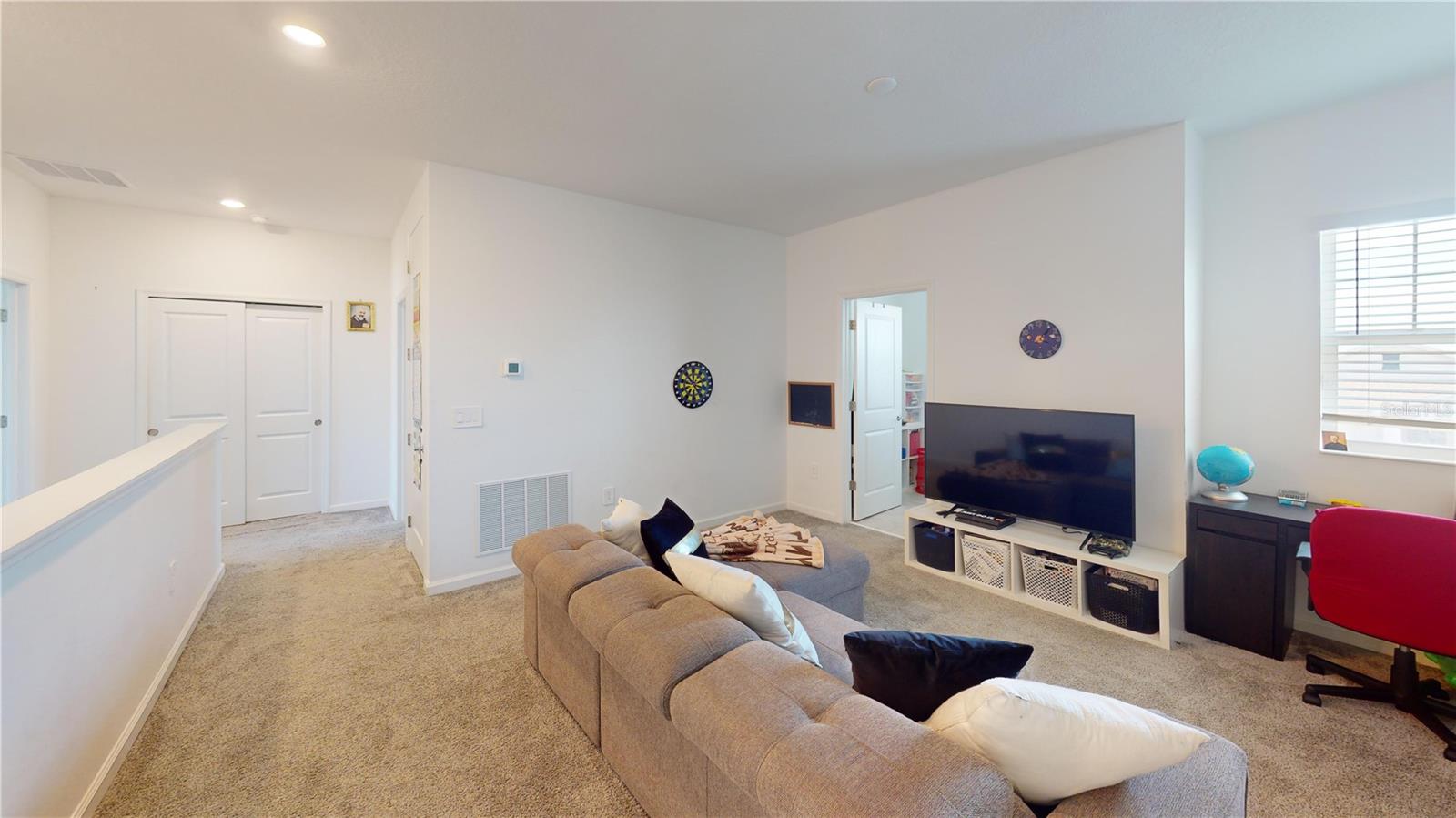 Image 12 of 32 For 6242 Lakepine Street