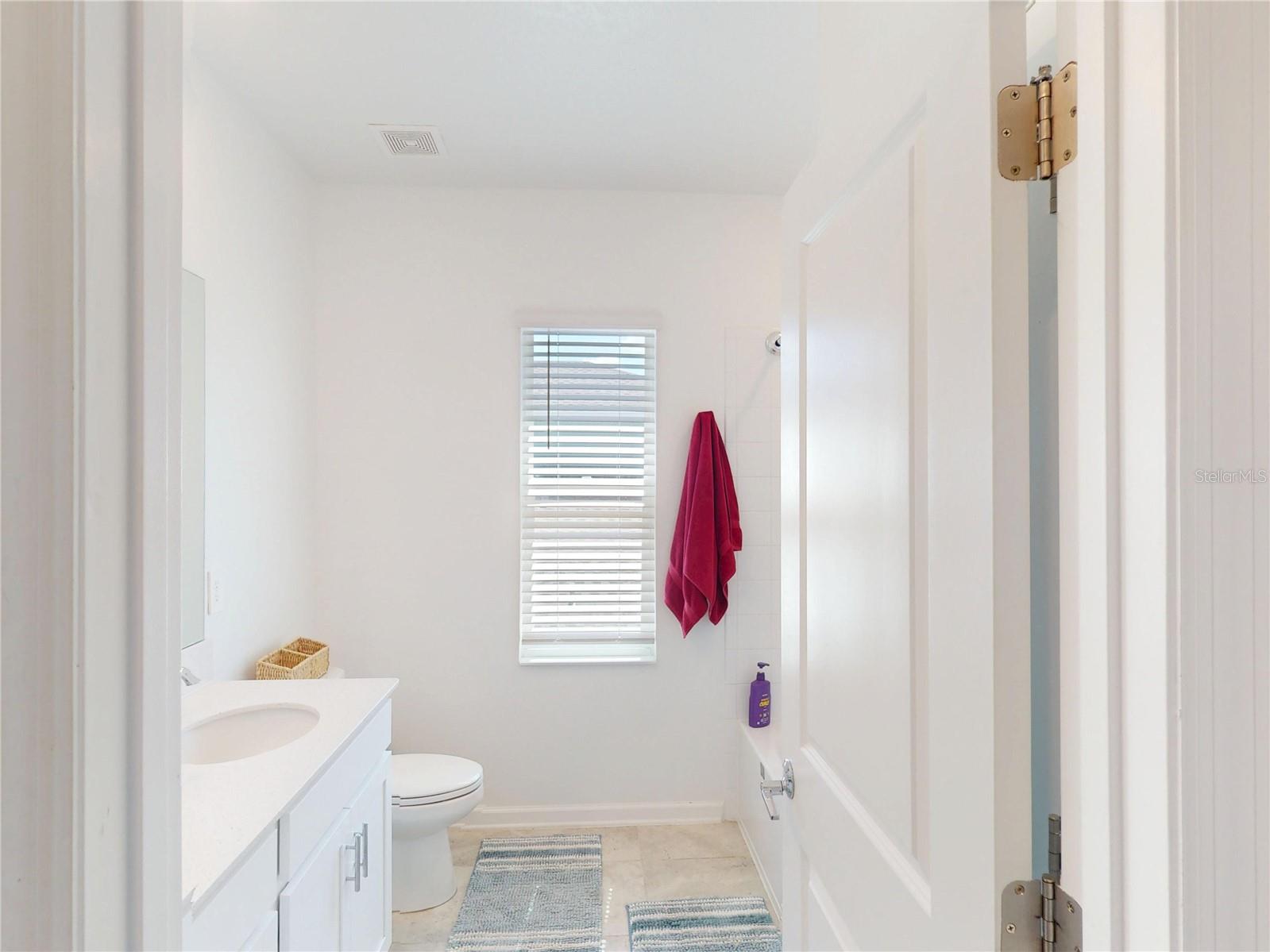 Image 16 of 32 For 6242 Lakepine Street