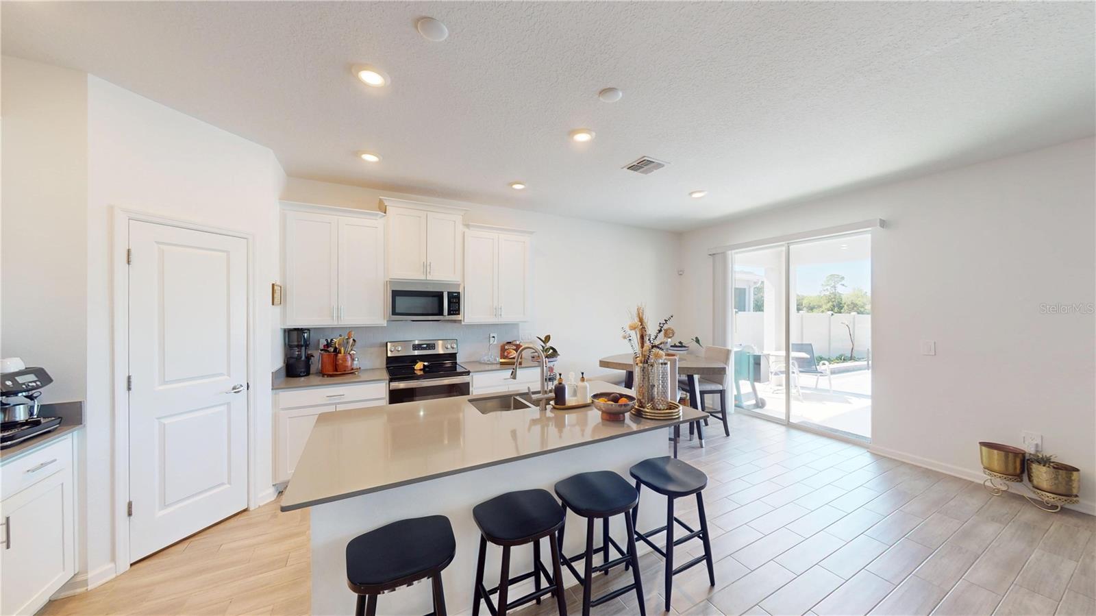 Image 2 of 32 For 6242 Lakepine Street