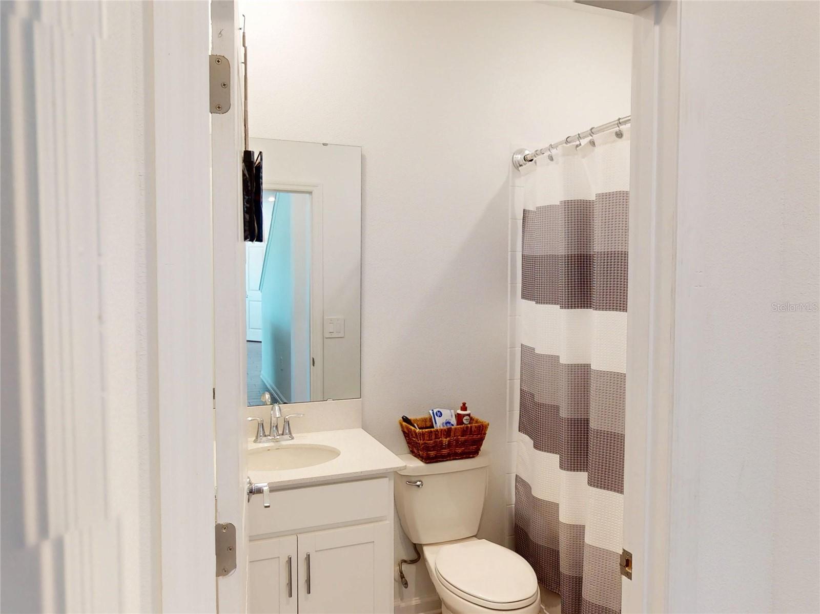 Image 22 of 32 For 6242 Lakepine Street