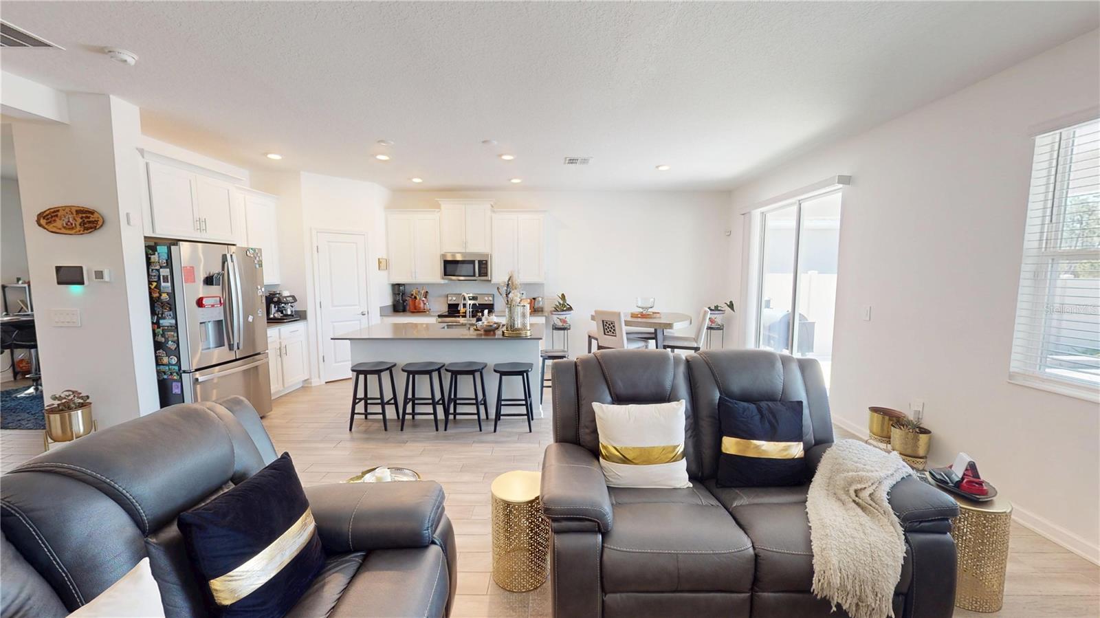 Image 5 of 32 For 6242 Lakepine Street