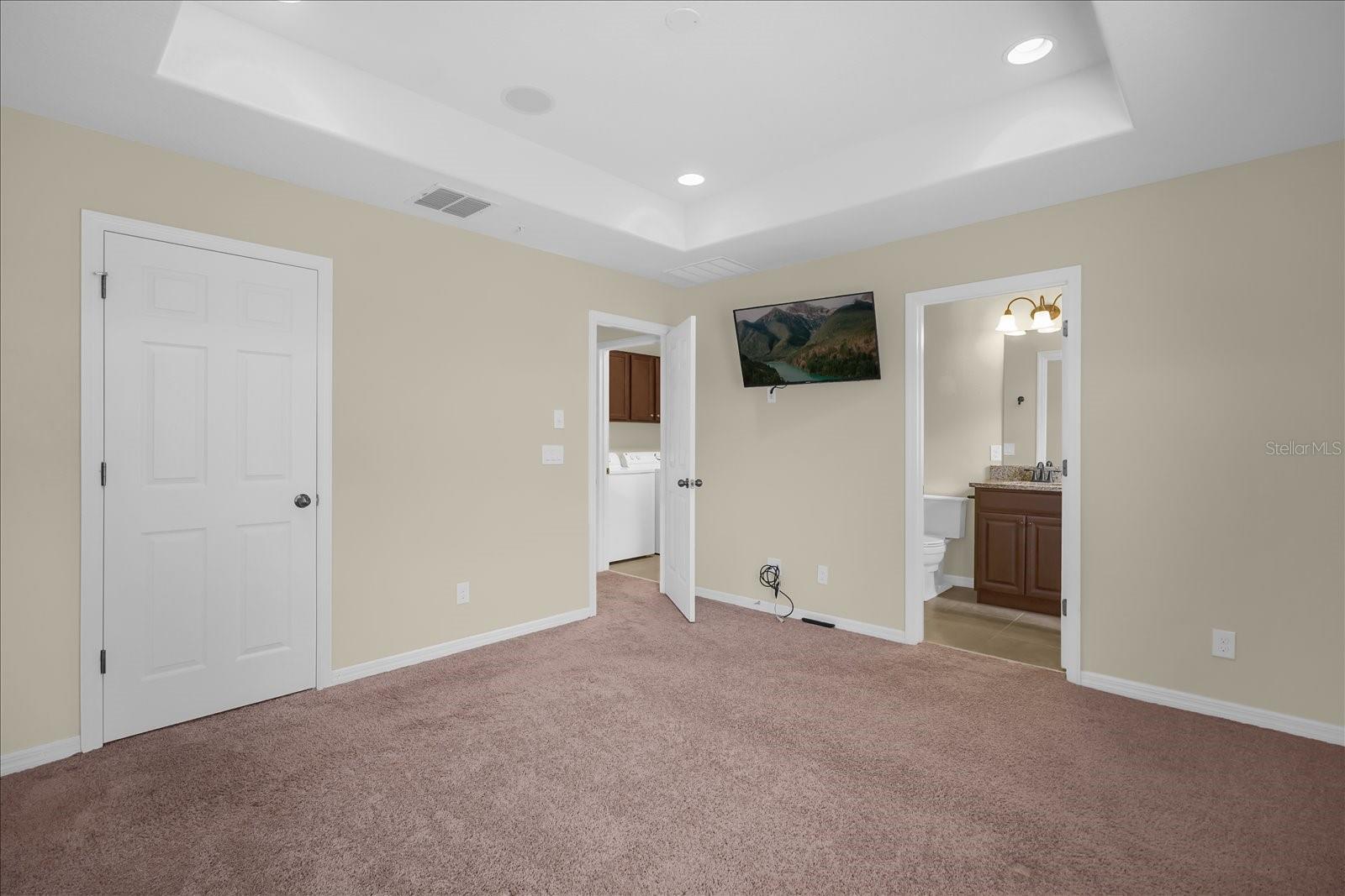 Image 11 of 28 For 8943 Hildreth Avenue