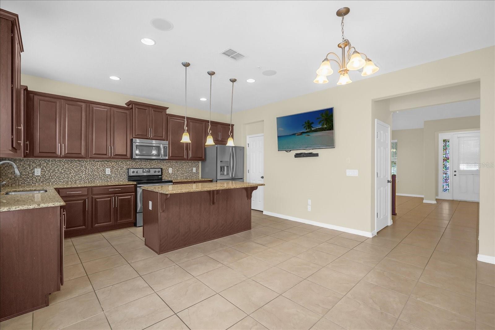 Image 6 of 28 For 8943 Hildreth Avenue