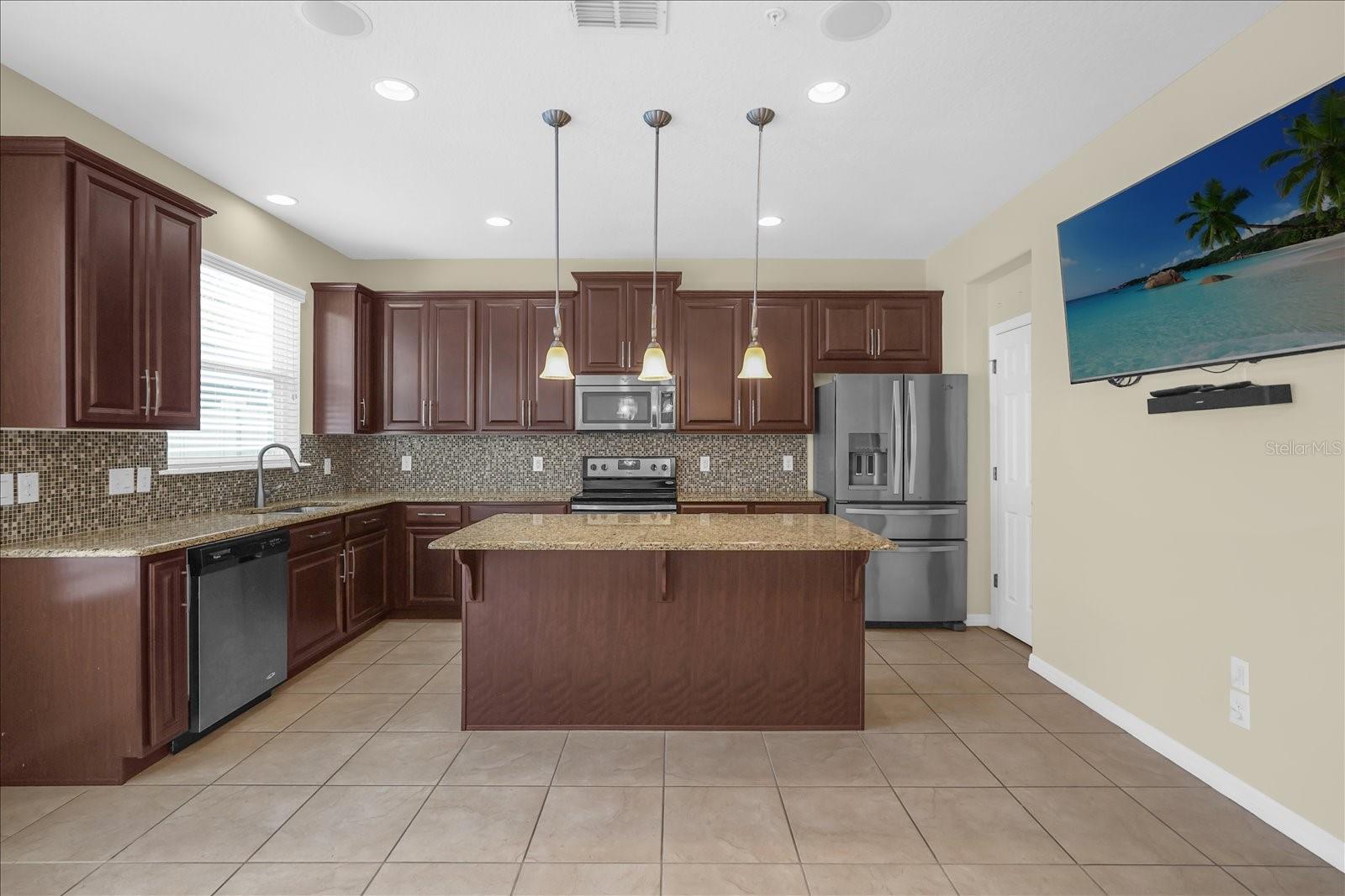 Image 7 of 28 For 8943 Hildreth Avenue