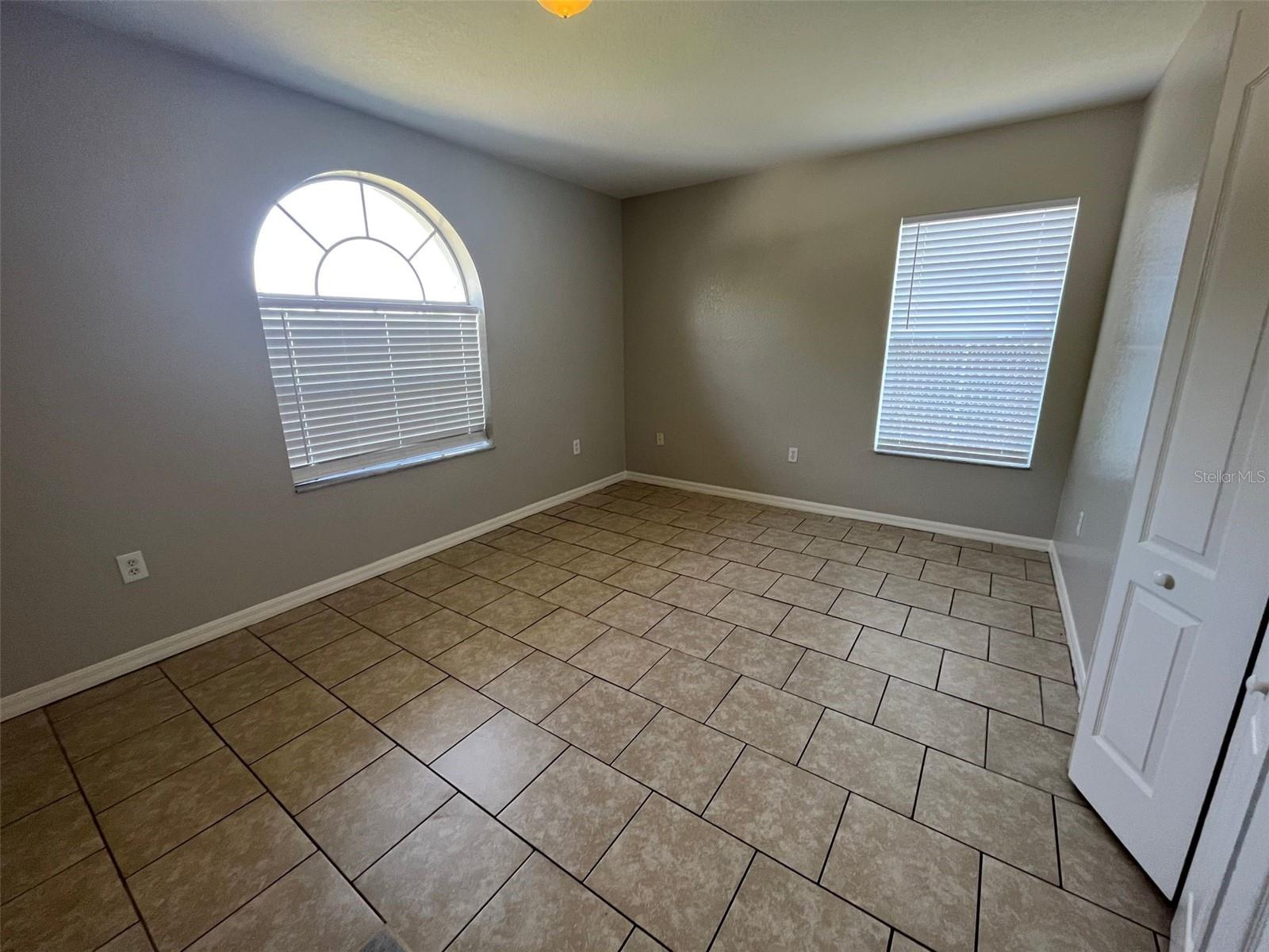 Image 10 of 23 For 435 Magpie Court