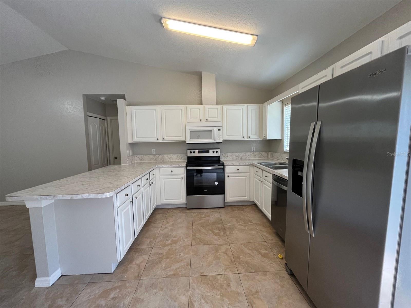 Image 16 of 23 For 435 Magpie Court