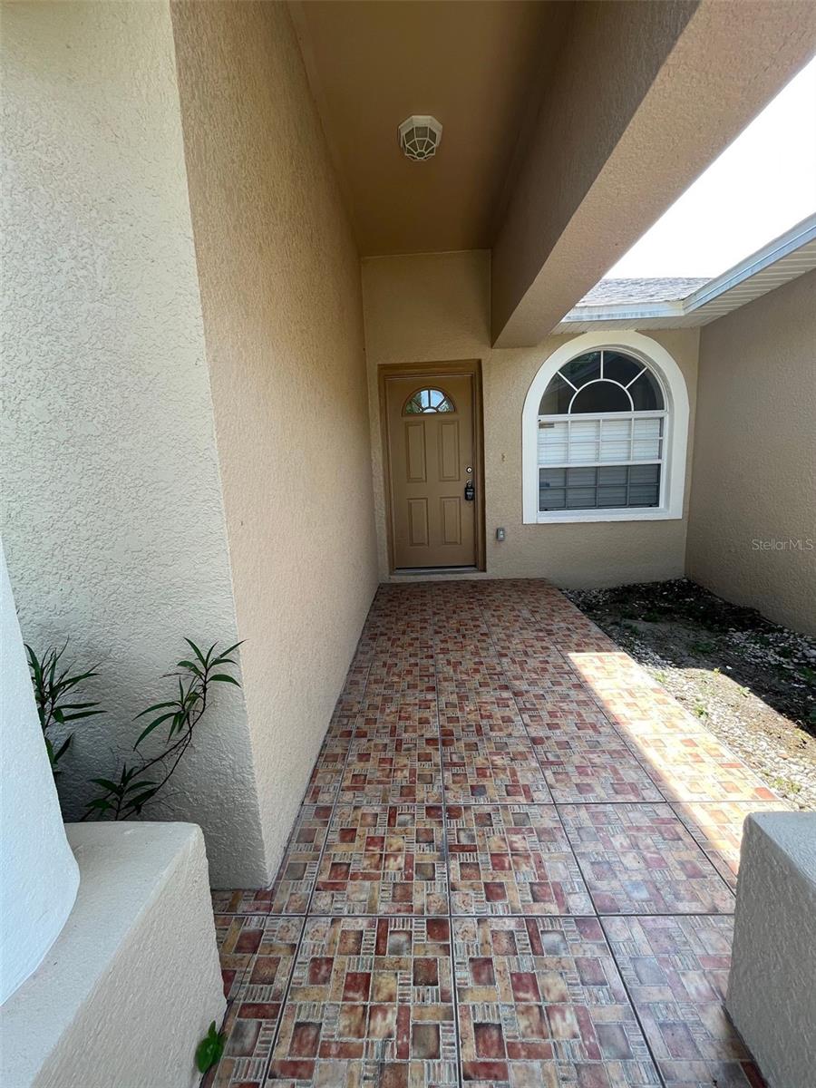 Image 2 of 23 For 435 Magpie Court