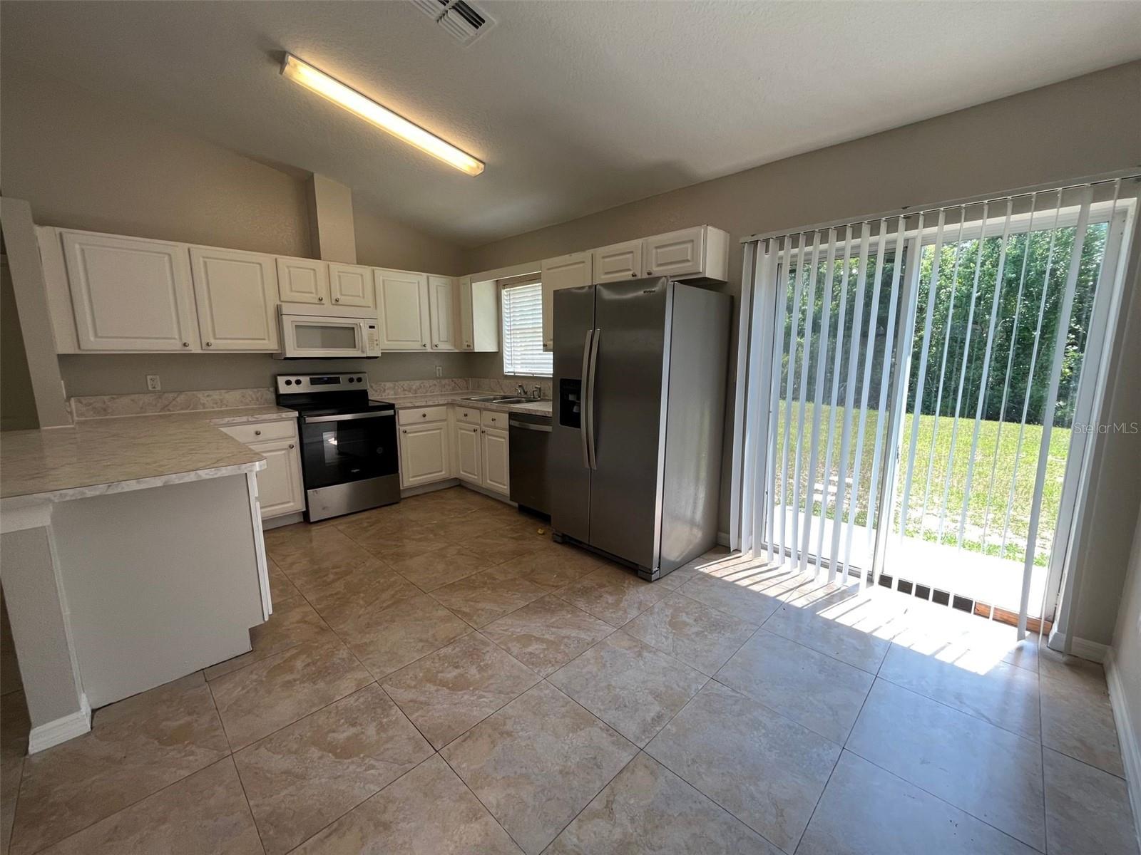 Image 6 of 23 For 435 Magpie Court