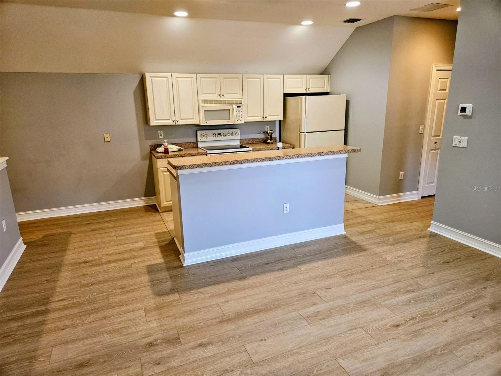 Image 4 of 7 For 1421b Stickley Avenue