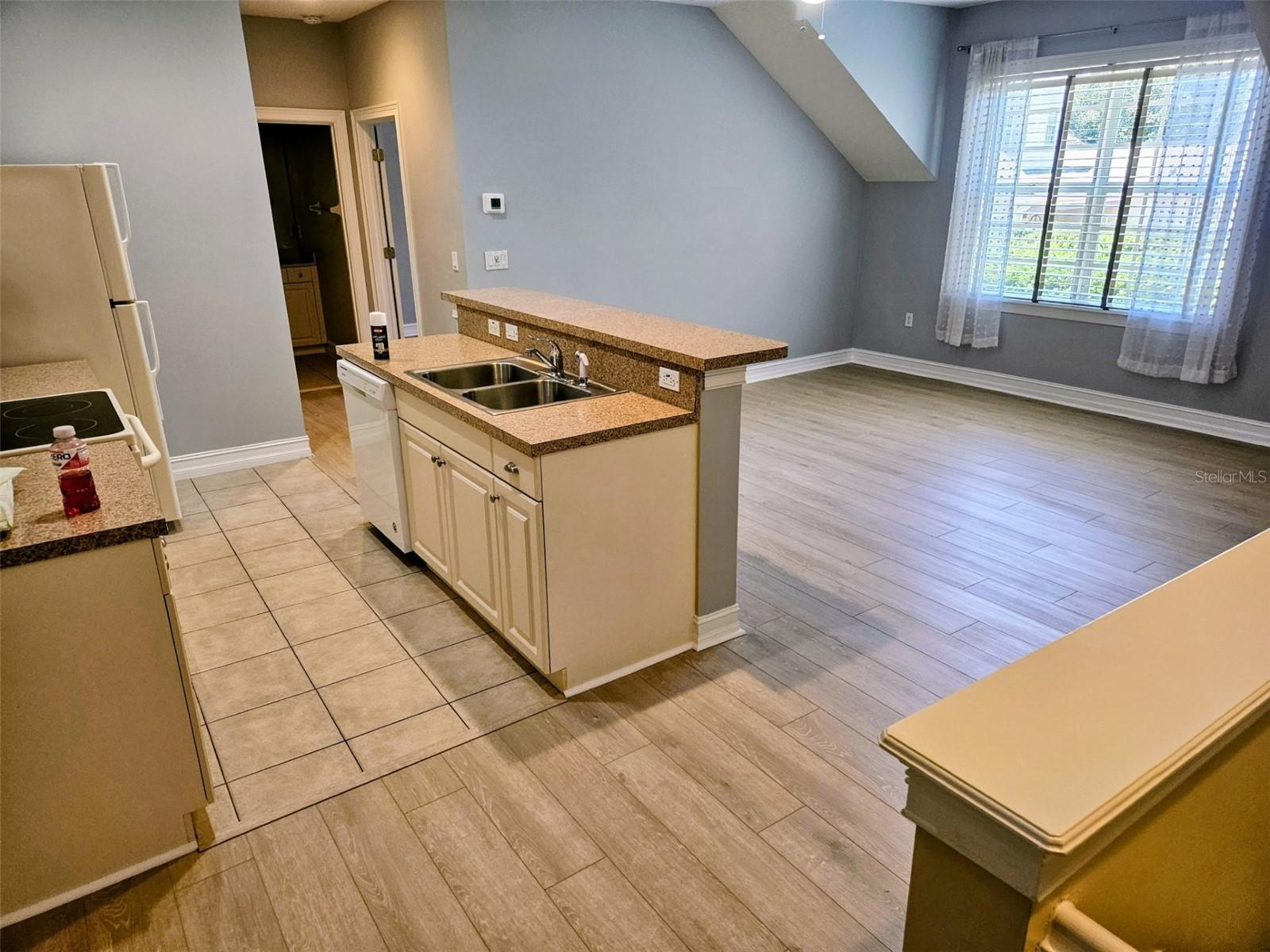 Image 6 of 7 For 1421b Stickley Avenue