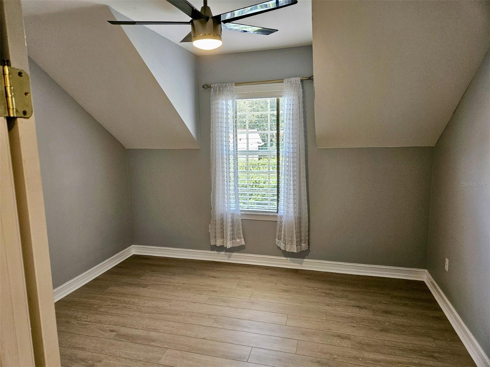 Image 7 of 7 For 1421b Stickley Avenue