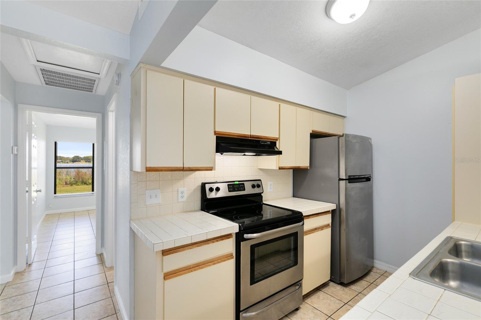 Image 19 of 20 For 1040 Buena Vista Drive 1050