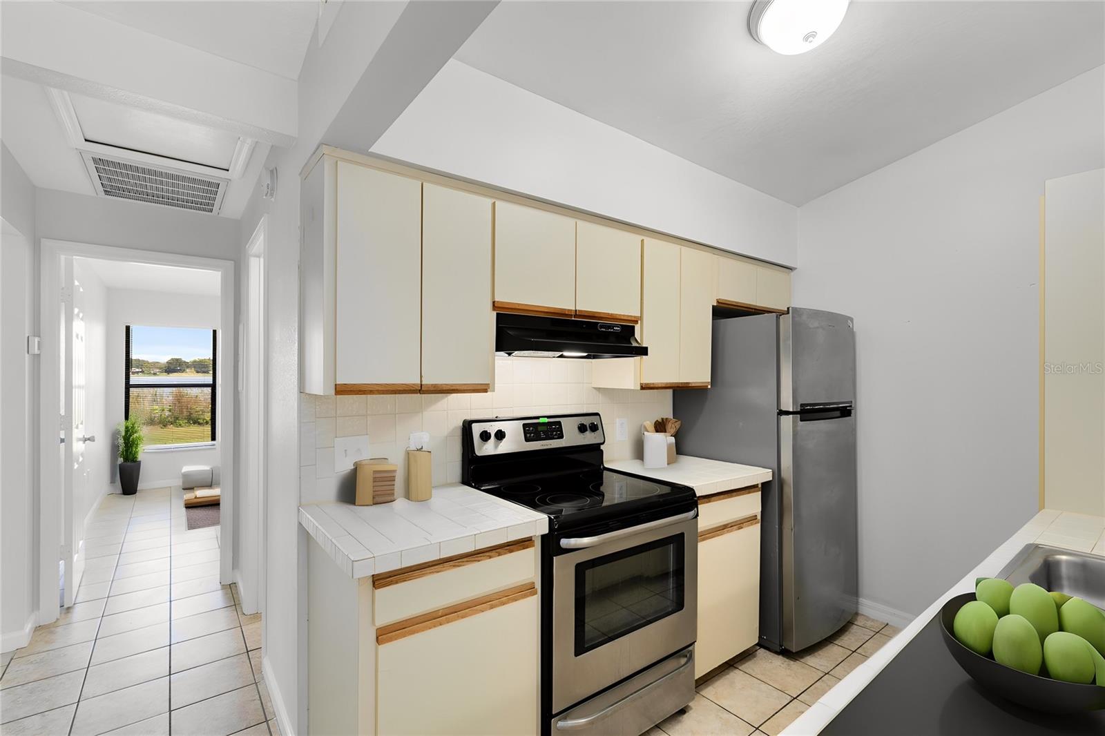 Image 3 of 20 For 1040 Buena Vista Drive 1050