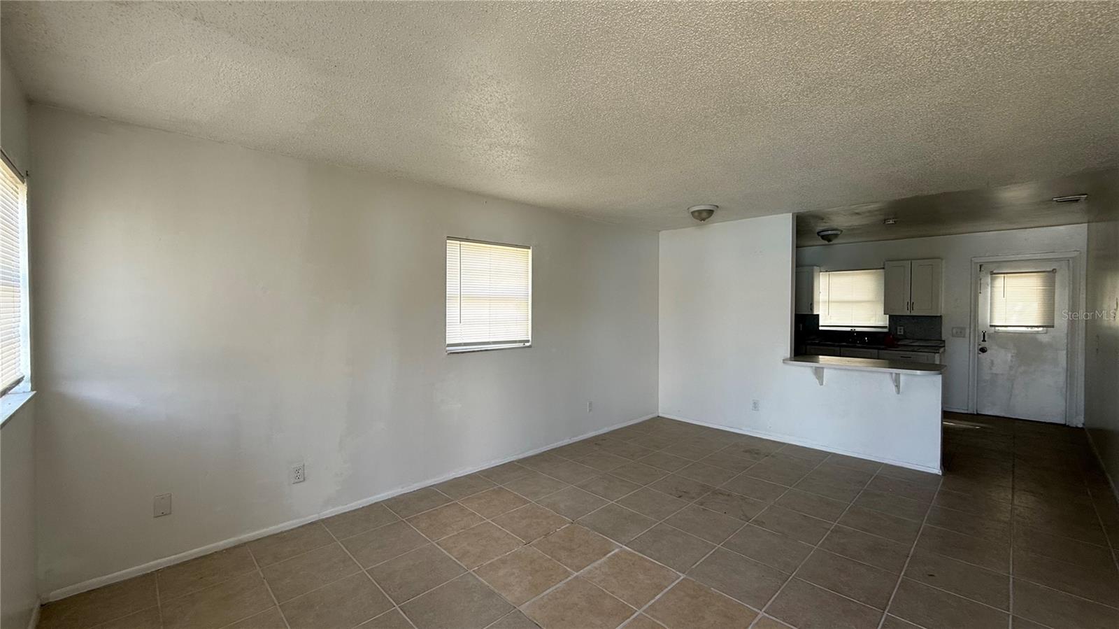 Image 3 of 10 For 325 Pierce Street 2