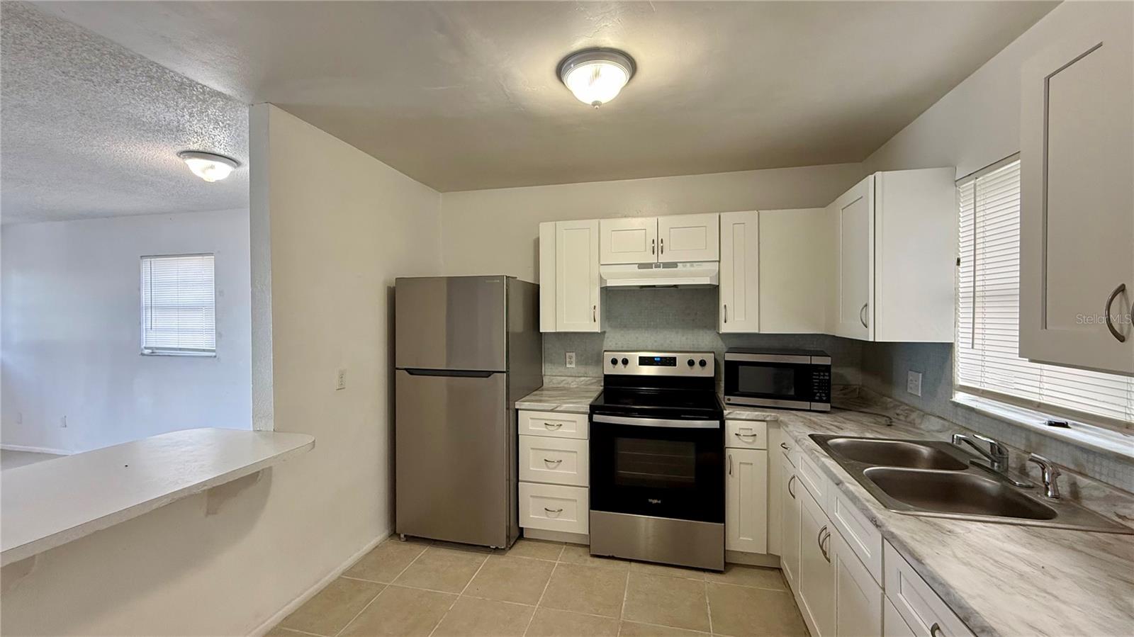 Image 4 of 10 For 325 Pierce Street 2