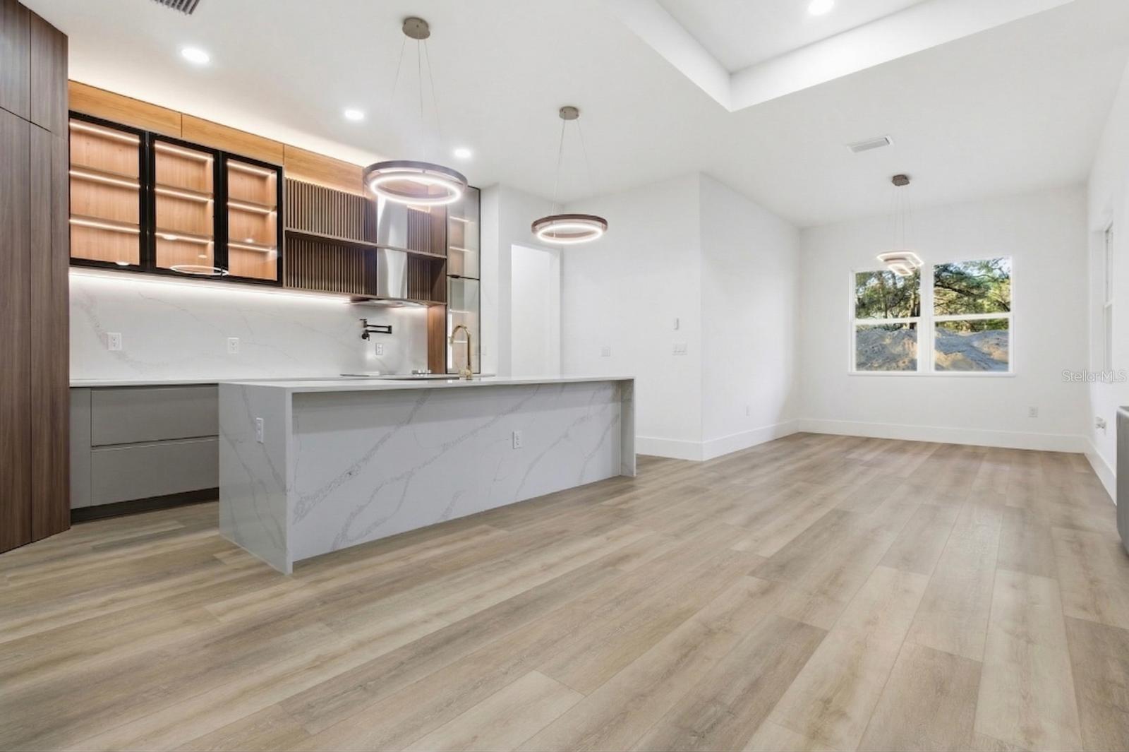 Image 11 of 25 For 3889 Hampshire Boulevard