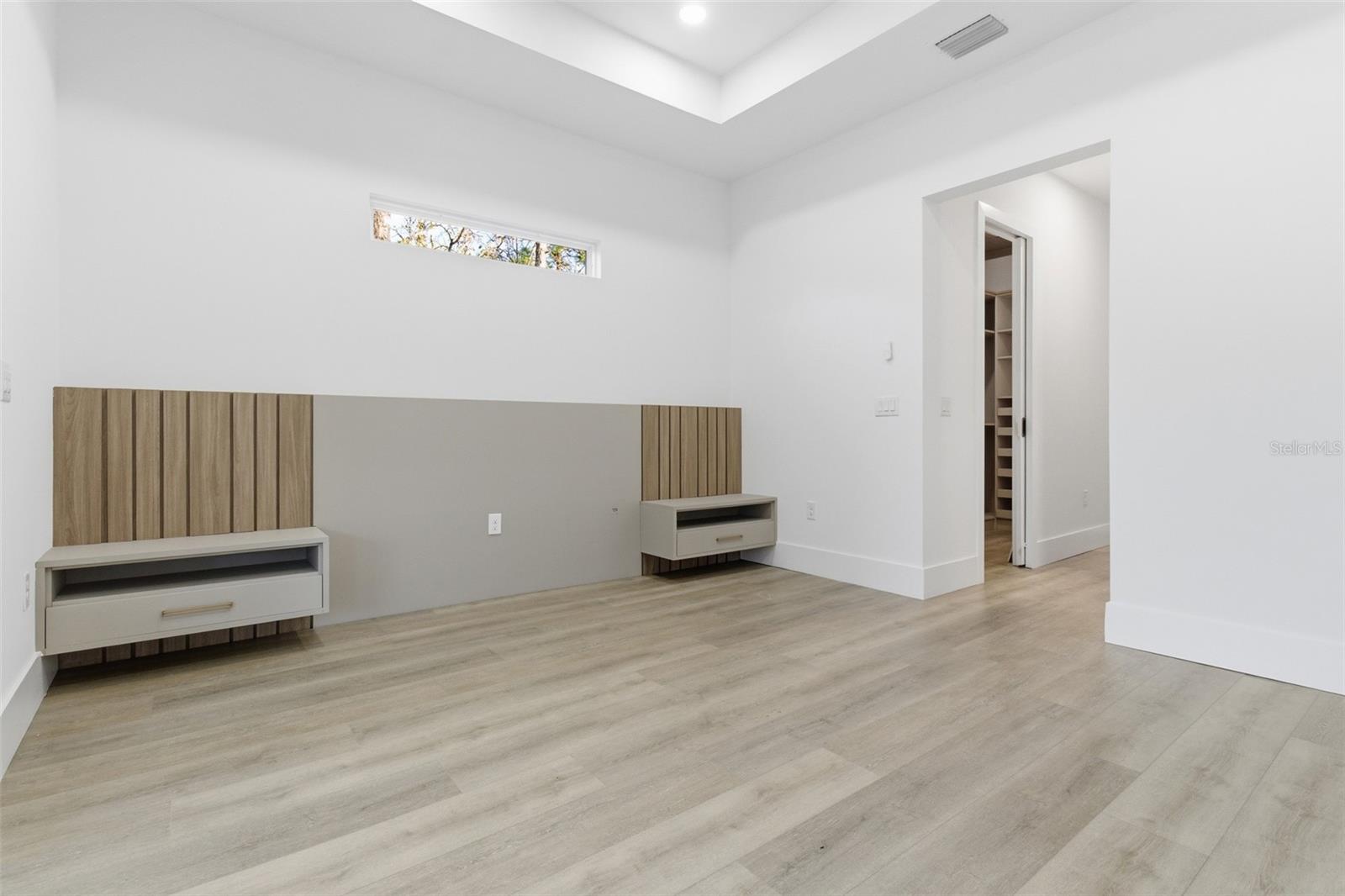 Image 13 of 25 For 3889 Hampshire Boulevard