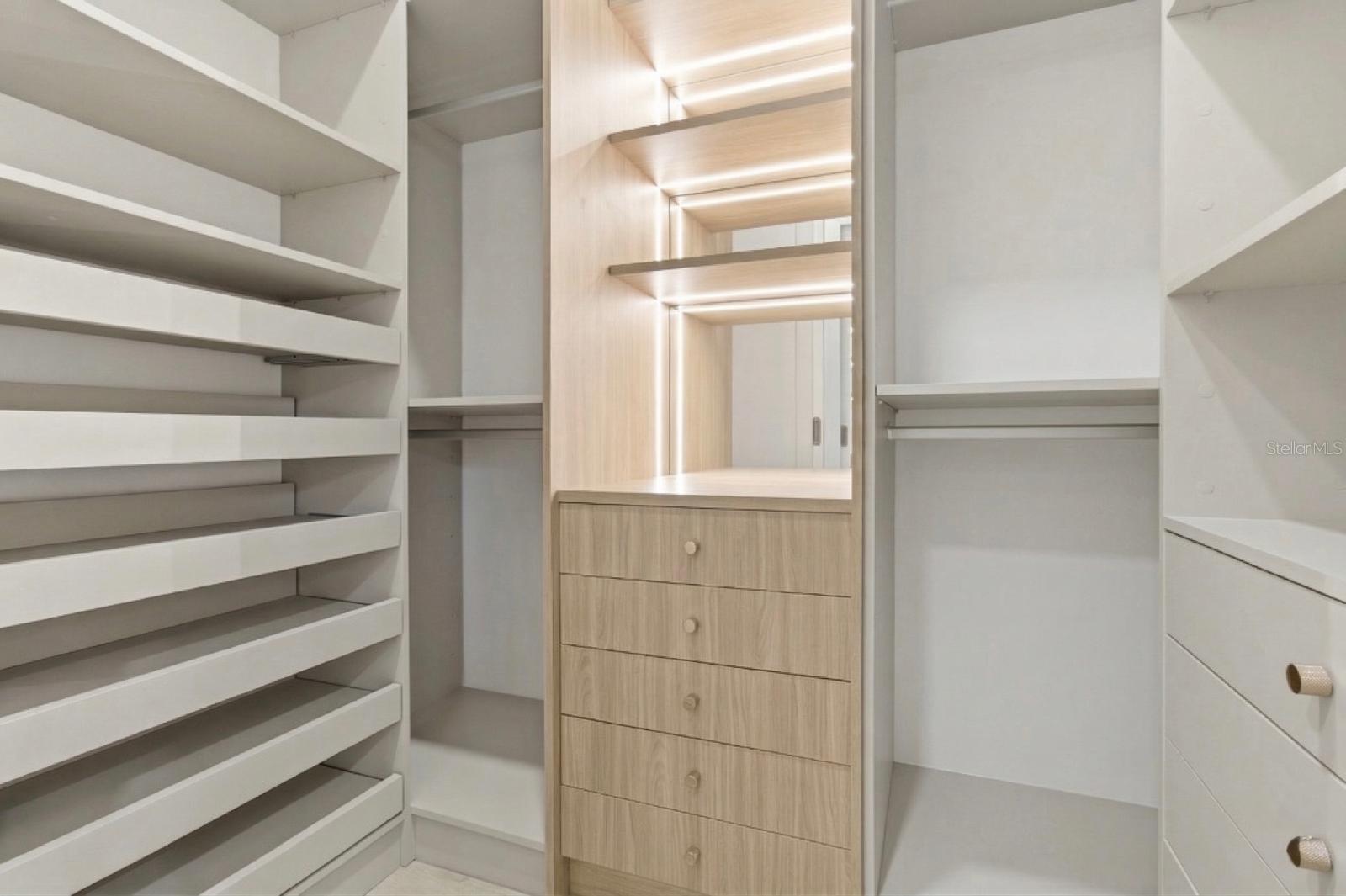 Image 18 of 25 For 3889 Hampshire Boulevard