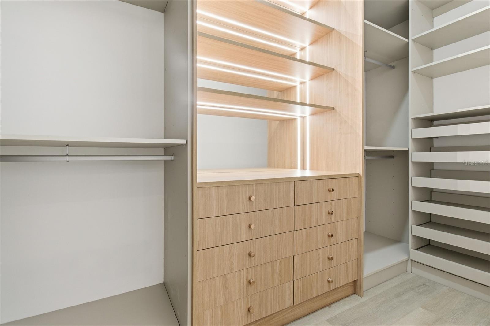 Image 19 of 25 For 3889 Hampshire Boulevard