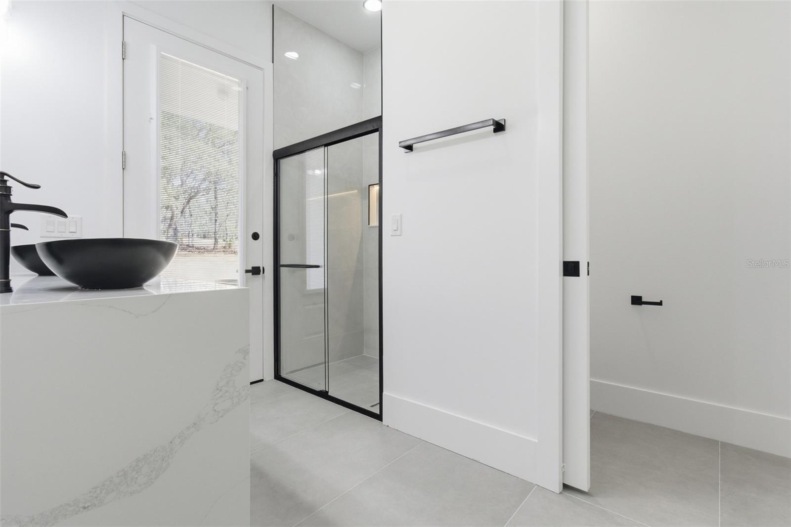 Image 24 of 25 For 3889 Hampshire Boulevard