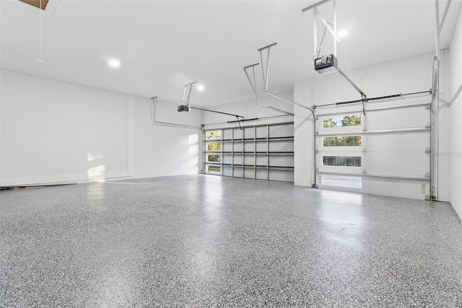 Listing photo id 25 for 3889 Hampshire Boulevard