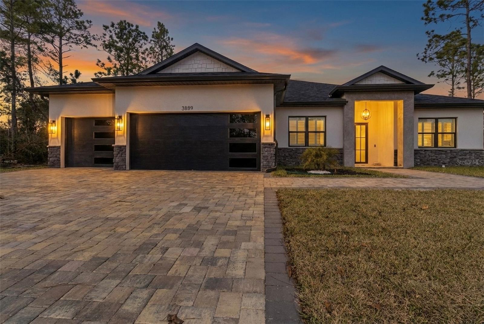 Listing photo id 26 for 3889 Hampshire Boulevard