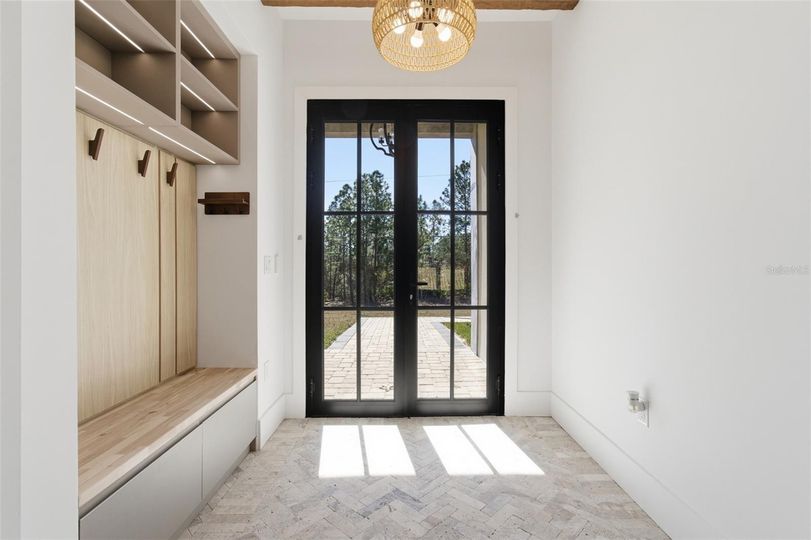 Image 4 of 25 For 3889 Hampshire Boulevard