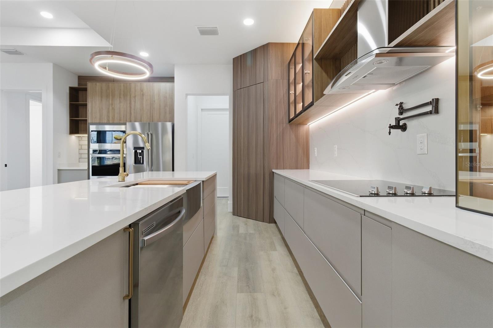 Image 6 of 25 For 3889 Hampshire Boulevard