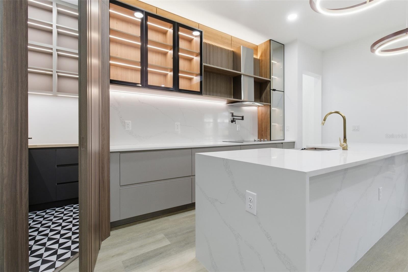 Image 8 of 25 For 3889 Hampshire Boulevard