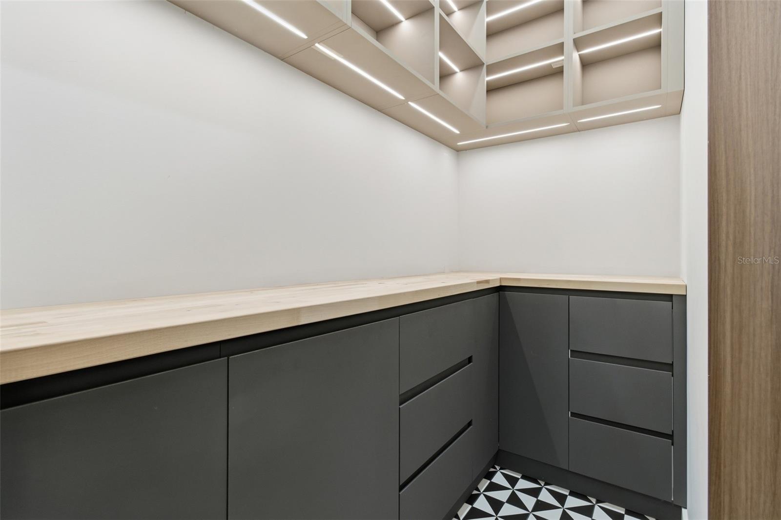 Image 9 of 25 For 3889 Hampshire Boulevard